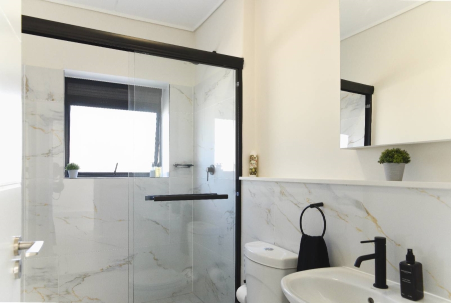 To Let 2 Bedroom Property for Rent in Sandown Western Cape